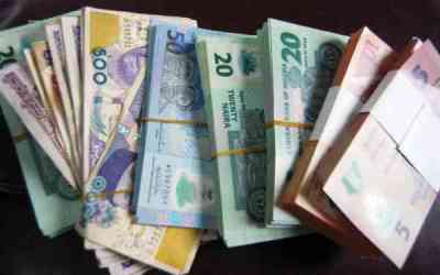 Despite the risk of inflation, Nigerian central bank floats embattled naira