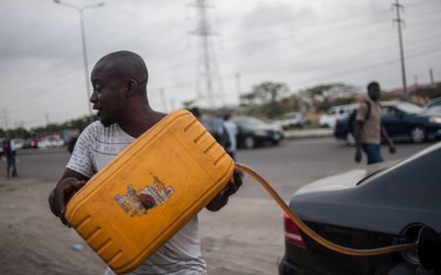 Nigerians Stuck in Queues Nationwide As Fuel Crisis Continues