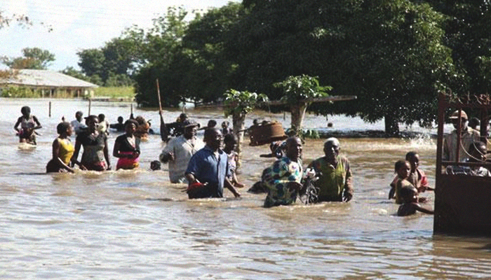 One dead as heavy flooding displaces thousands in Nigeria